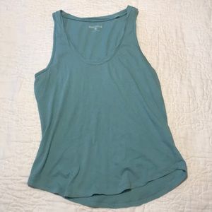 Scoop neck tank